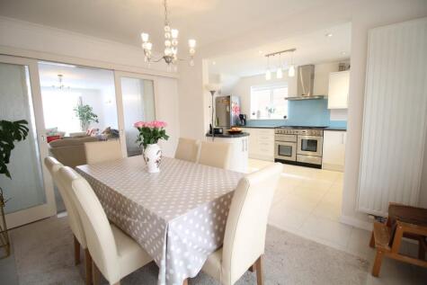 Mitchley Avenue, Riddlesdown, South Croydon, CR2