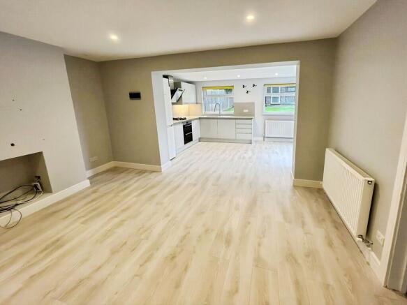 7cb973c7-IMG-2025...