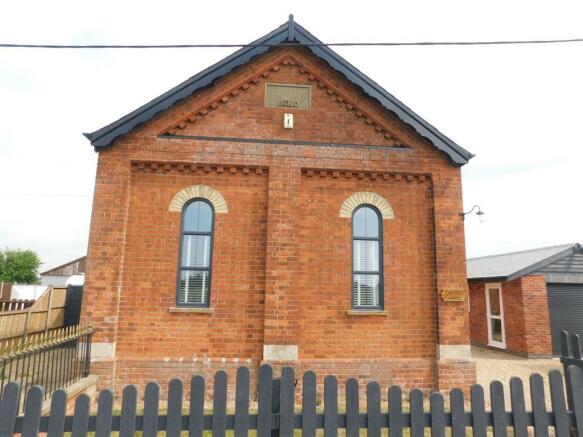 2 bedroom detached bungalow for sale in Spilsby Road 