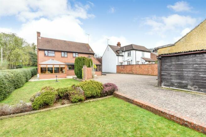 4 Bedroom Detached House For Sale In Ash Hill Road Ash Guildford Surrey Gu12