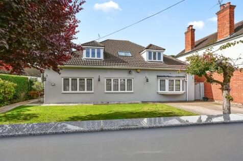 Salisbury Grove, Mytchett, Camberley, Surrey, GU16