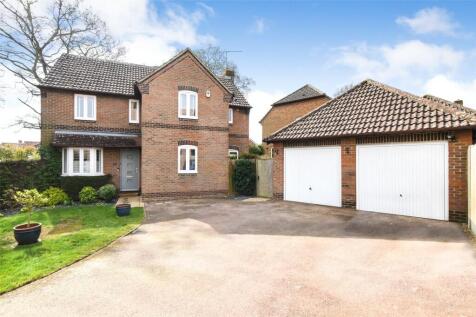 Hop Garden Road, Hook, Hampshire, RG27