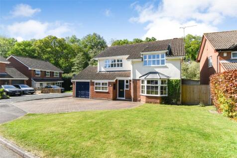 Mead Hatchgate, Hook, Hampshire, RG27