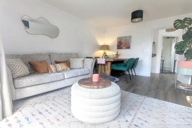 Lounge & Dining Room