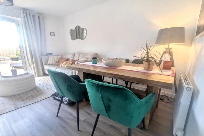 Lounge & Dining Room