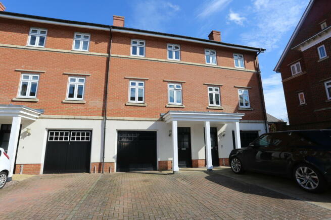 4 bedroom Town House for sale