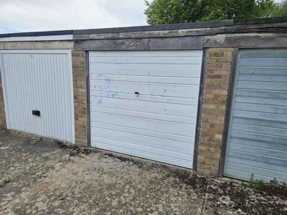 Garage 85 Wallace Close