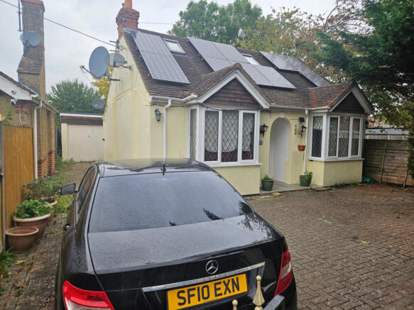 3 bed detached house to rent Westfield Road, Winn