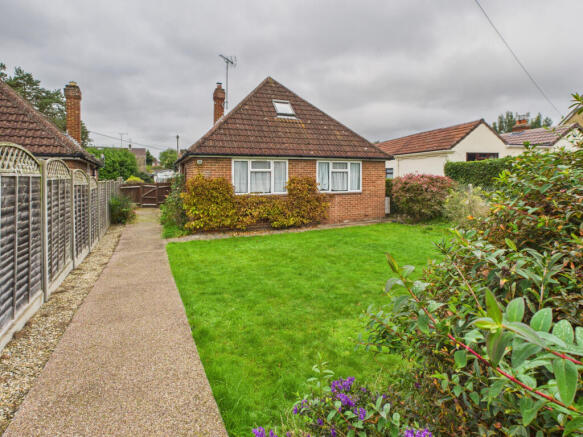 3/4 bedroom Detached chalet style bungalow