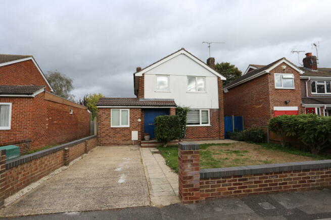 Four bedroom detached house to rent