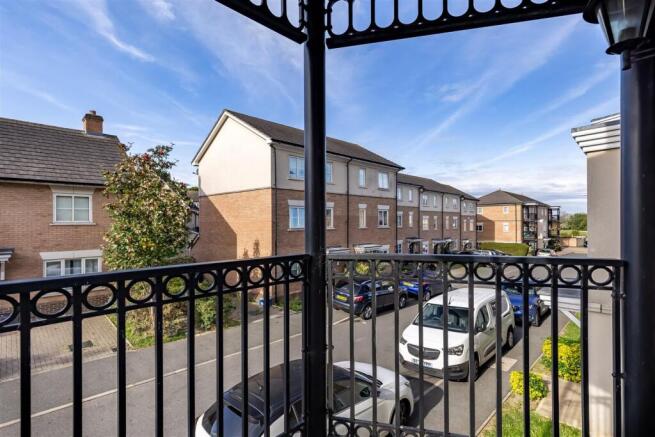 63, Buckingham Road  (11).jpg