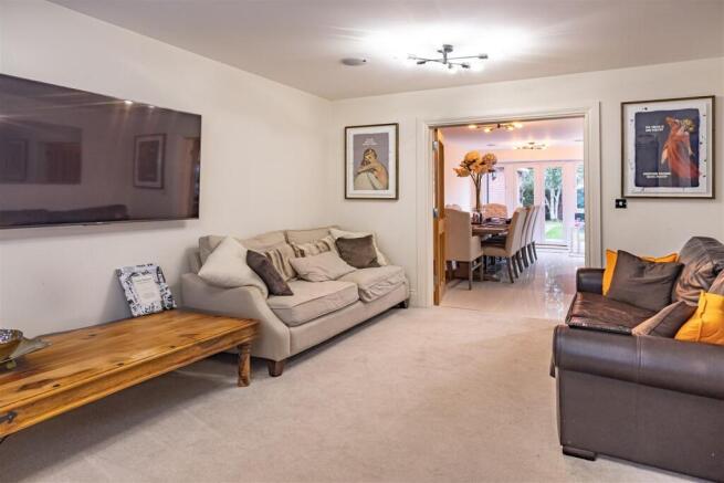 12 Boleyn Row (2).jpg