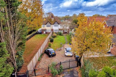High Road, North Weald