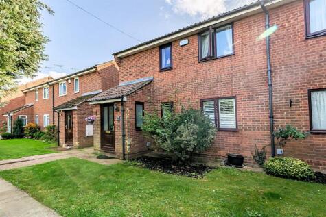Epping - 2 bedroom flat for sale