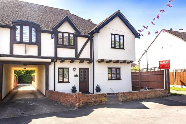 The Oaks  Ongar (41).jpg