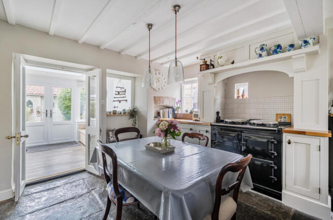 1356480-8-68cbe8f...