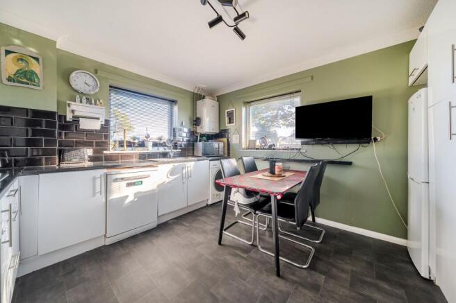 Kitchen/ Dining Room