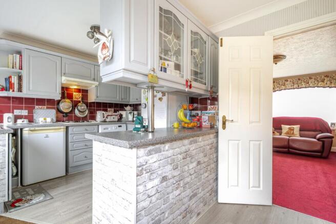 Kitchen/ Dining Room