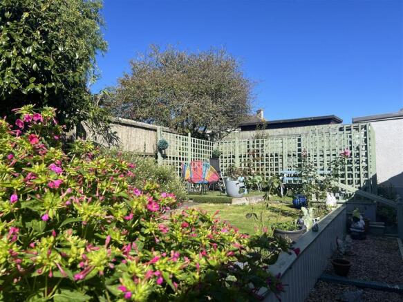 Gardens & Garage