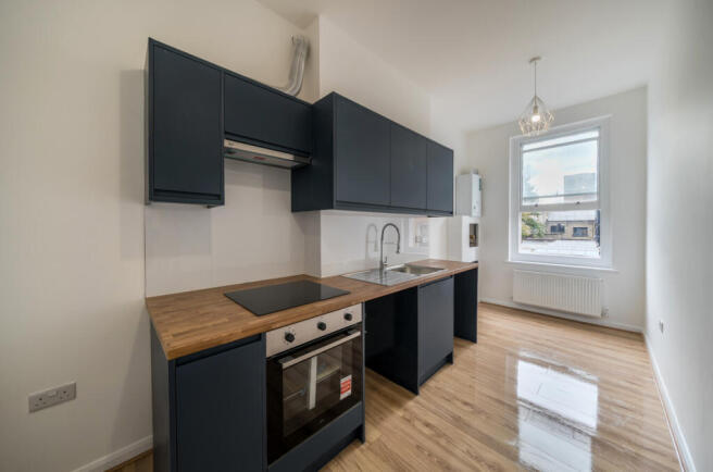 1372751-8-68f8d7f...