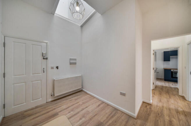 1372751-7-68f8d7e...