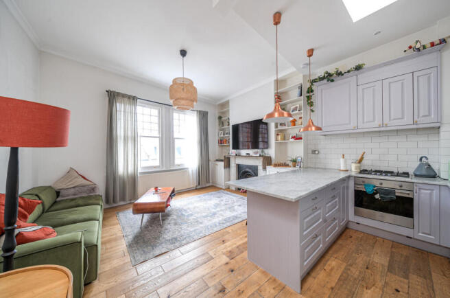 1370789-6-68f5f59...