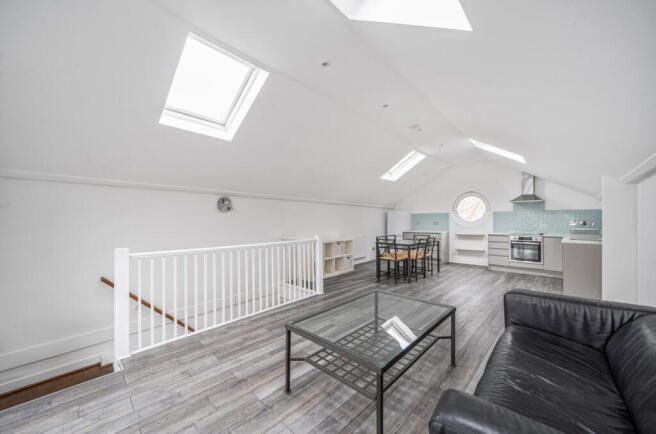 1387886-11-693197...