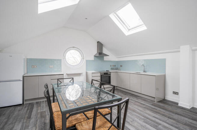 1387886-5-6931969...