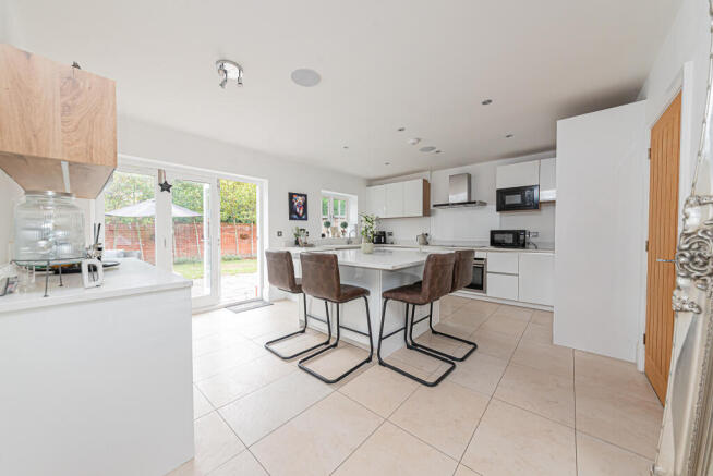 Re-fitted Kitchen/breakfast Room