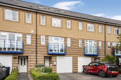 Newland Gardens, Hertford