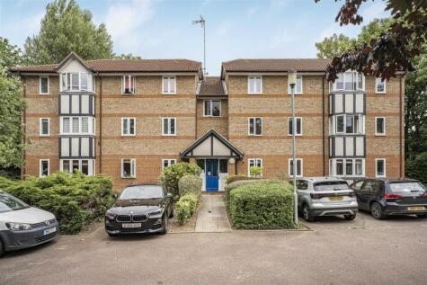 Deer Close, Hertford