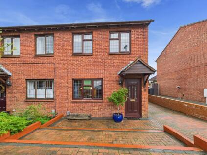 Larkins Close, Baldock, SG7