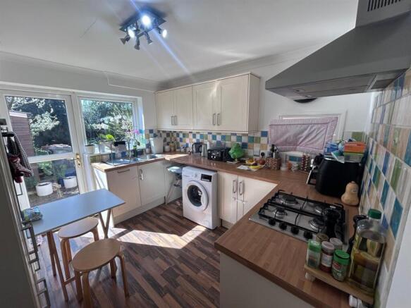 kitchen 1.jpg