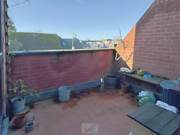 b55222bc-Balcony