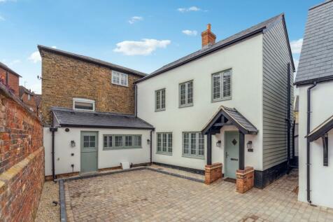 Hitchin - 3 bedroom link detached house for sale