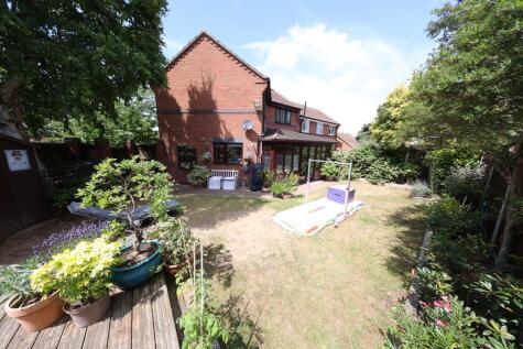 Caravel Close, Chafford Hundred 