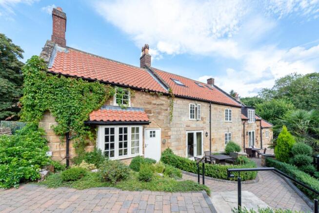 2 Bedroom Cottage For Sale In Raithwaite Whitby North Yorkshire