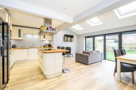 Manor Way, Rawcliffe, YORK