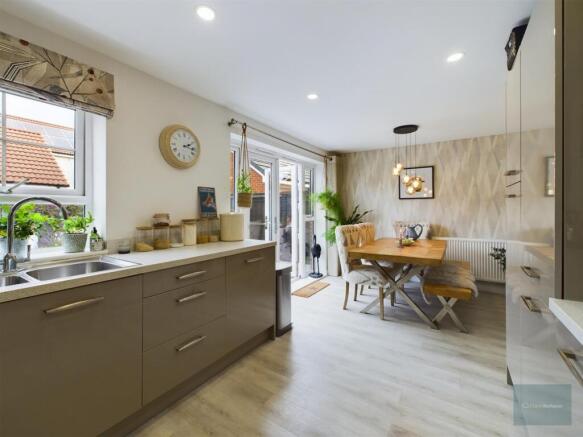 CAM02558G0-PR0203-ST