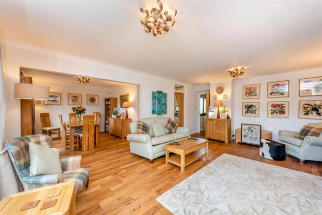 8617745-interior22.jpg