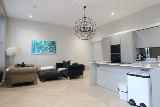 Lounge/Kitchen