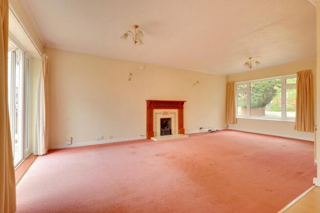 LOUNGE AREA