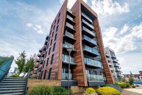 Penthouse, Thomas Blake Avenue, Southampton