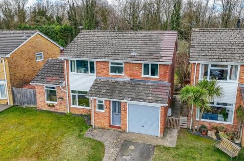Caerleon Drive, Andover, SP10 4DE