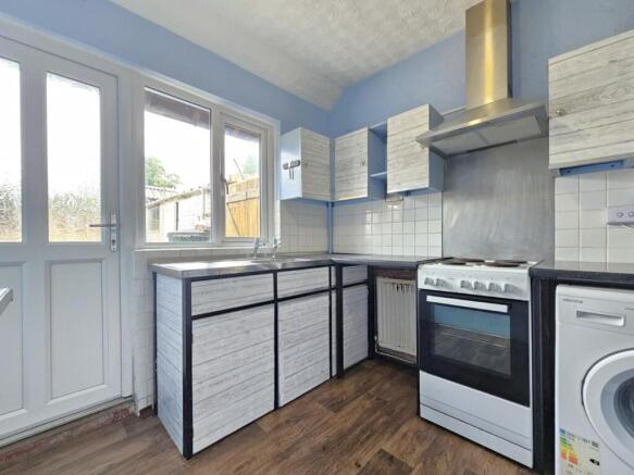 Kitchen 2.jpg