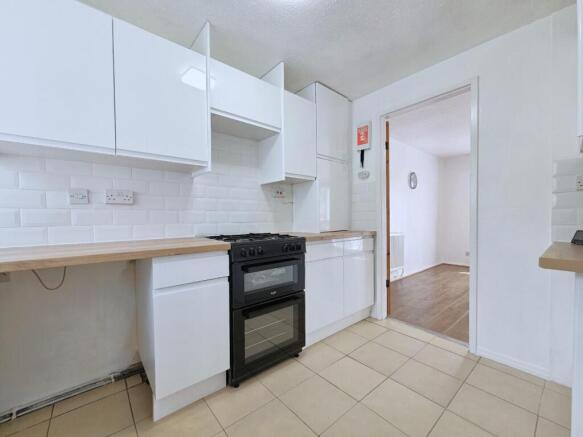 Kitchen (2).jpg