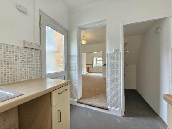 Kitchen 2.jpg