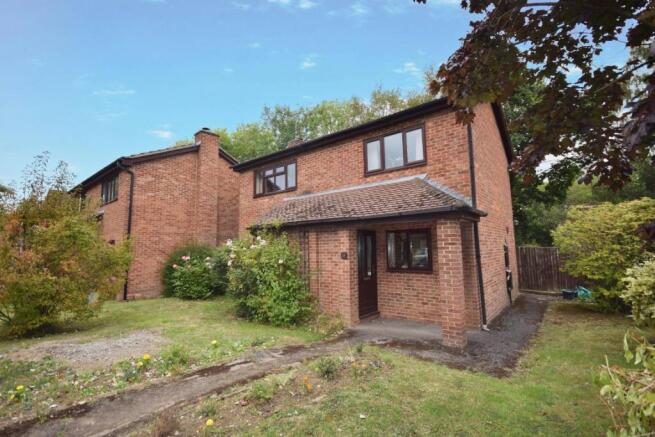 3 Bedroom Detached House For Sale In Minden Close Chineham
