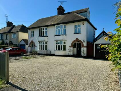 Burnham on Crouch - 3 bedroom semi-detached house for sale