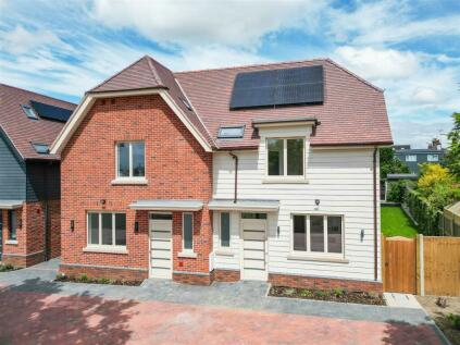 Burnham on Crouch - 2 bedroom semi-detached house for sale